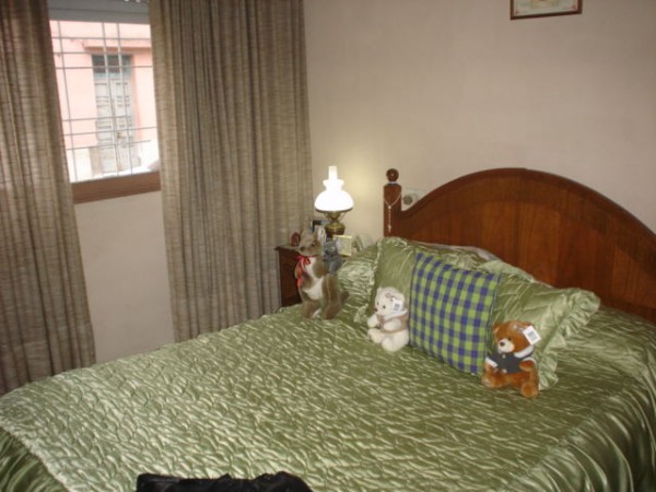 CASA DE UN DORMITORIO CON COCHERA + DEPARTAMENTO DE 2 AMBIENTES AL FONDO