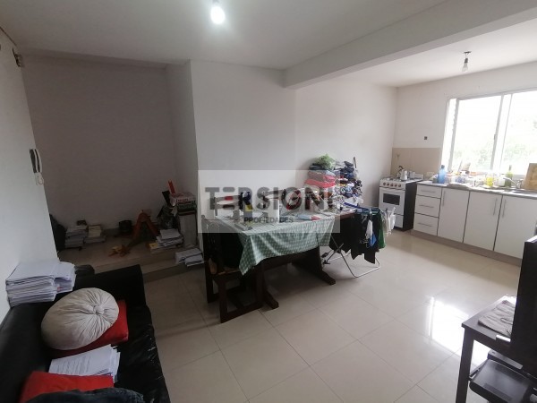 Departamento de 2 ambientes en complejo de Temperley