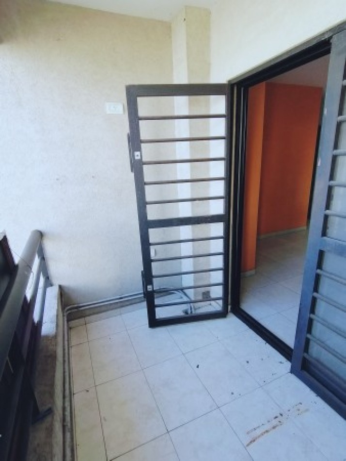 Departamento de 2 ambientes en Banfield Centro