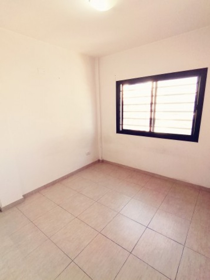 Departamento de 2 ambientes en Banfield Centro