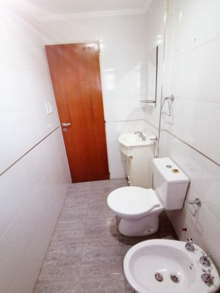 Departamento de 2 ambientes en Banfield Centro