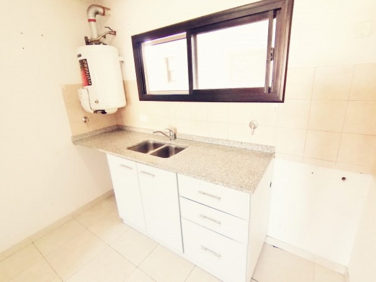 Departamento de 2 ambientes en Banfield Centro