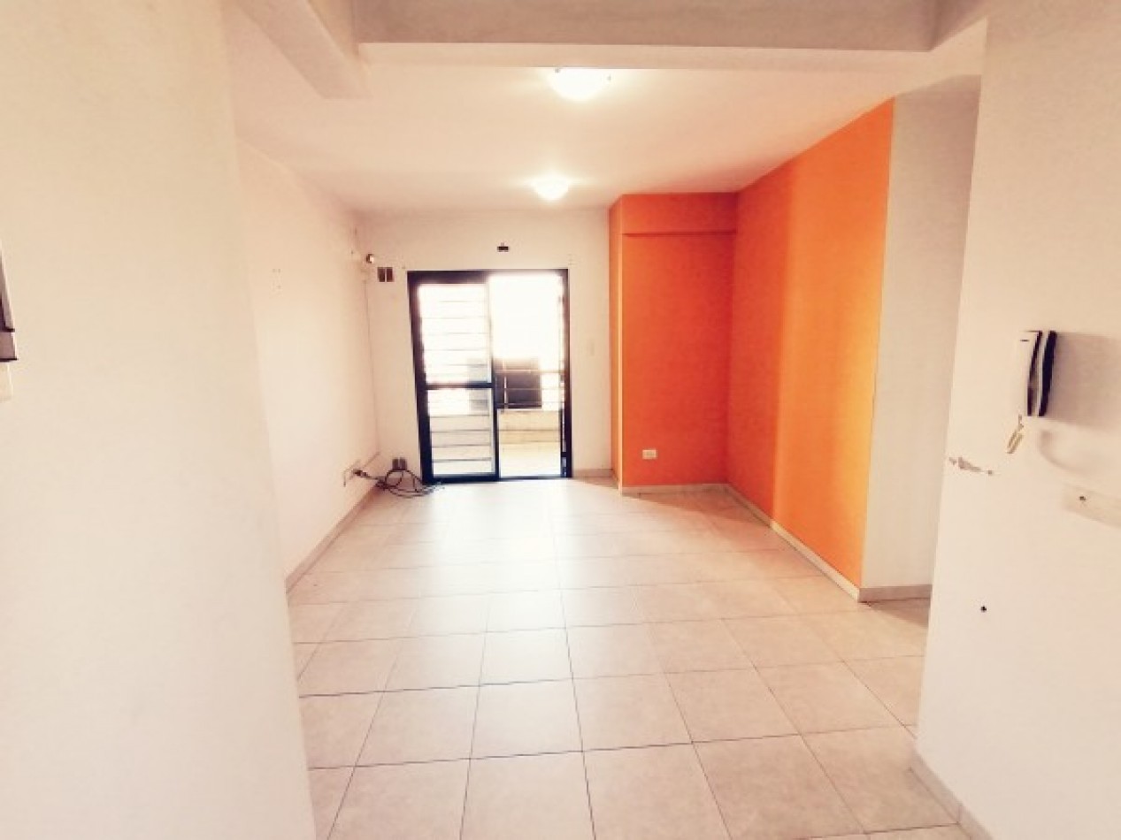 Departamento de 2 ambientes en Banfield Centro