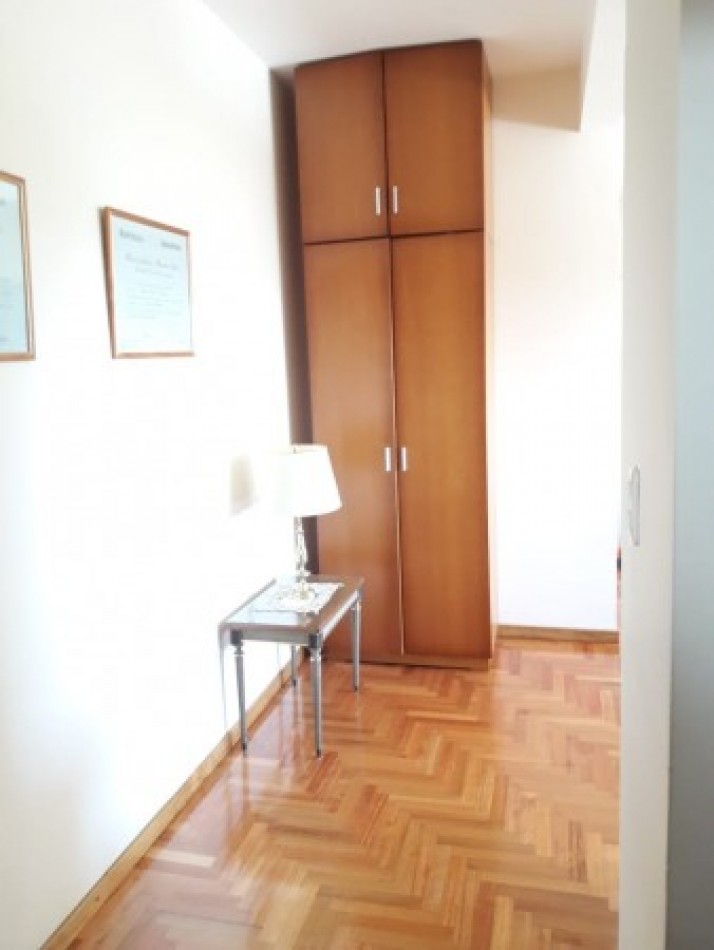 AMPLIO DEPARTAMENTO 2 AMBIENTES CENTRO DE BANFIELD
