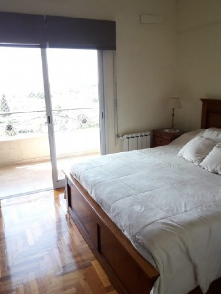 AMPLIO DEPARTAMENTO 2 AMBIENTES CENTRO DE BANFIELD